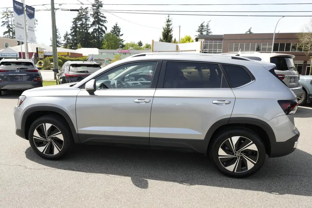 Volkswagen Taos photo Volkswagen Taos