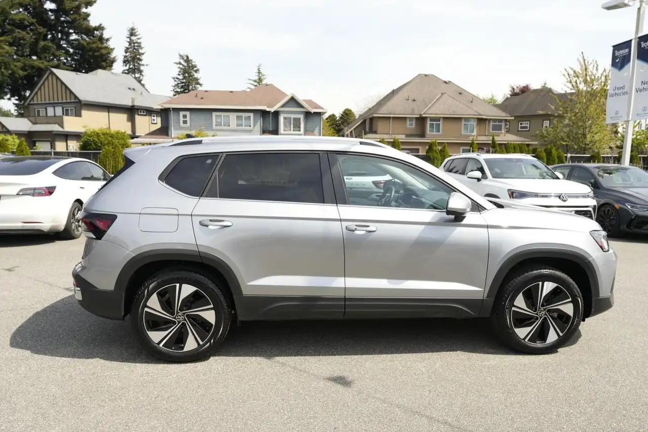 Volkswagen Taos photo Volkswagen Taos