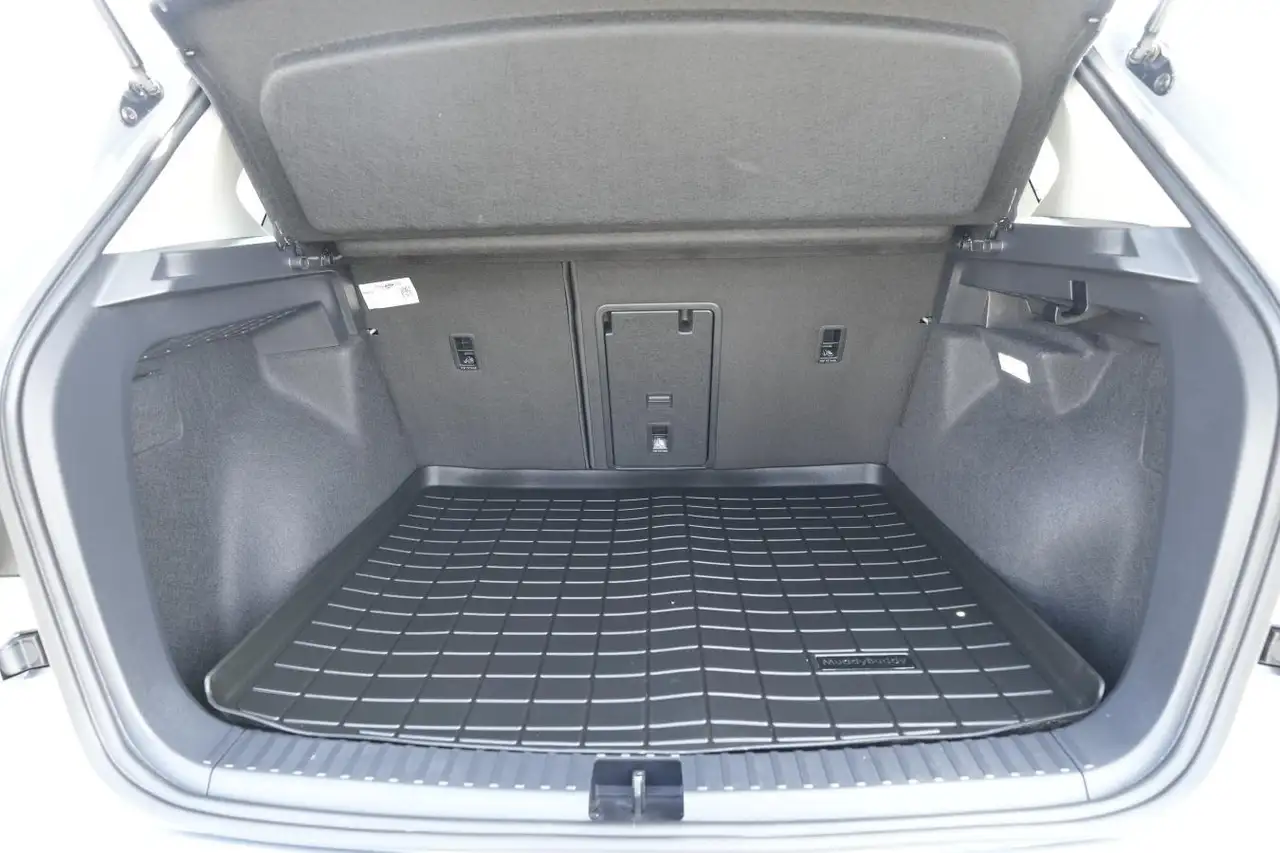 Volkswagen Taos photo Volkswagen Taos