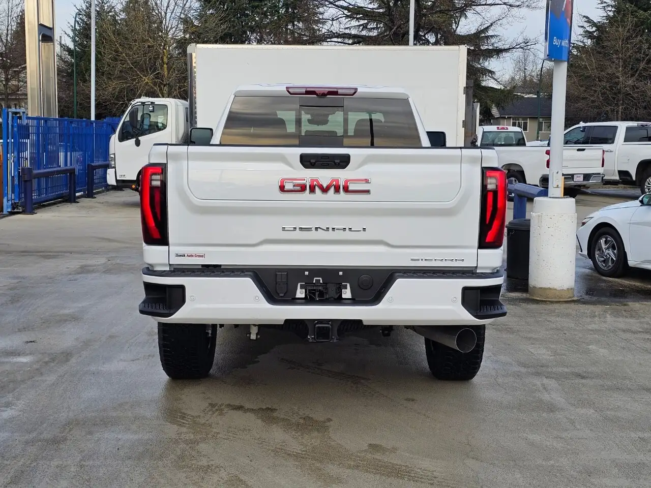 GMC Sierra 3500HD снимка GMC Sierra 3500HD