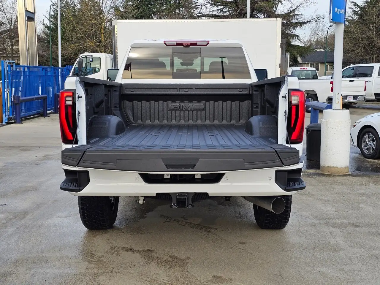 GMC Sierra 3500HD снимка GMC Sierra 3500HD