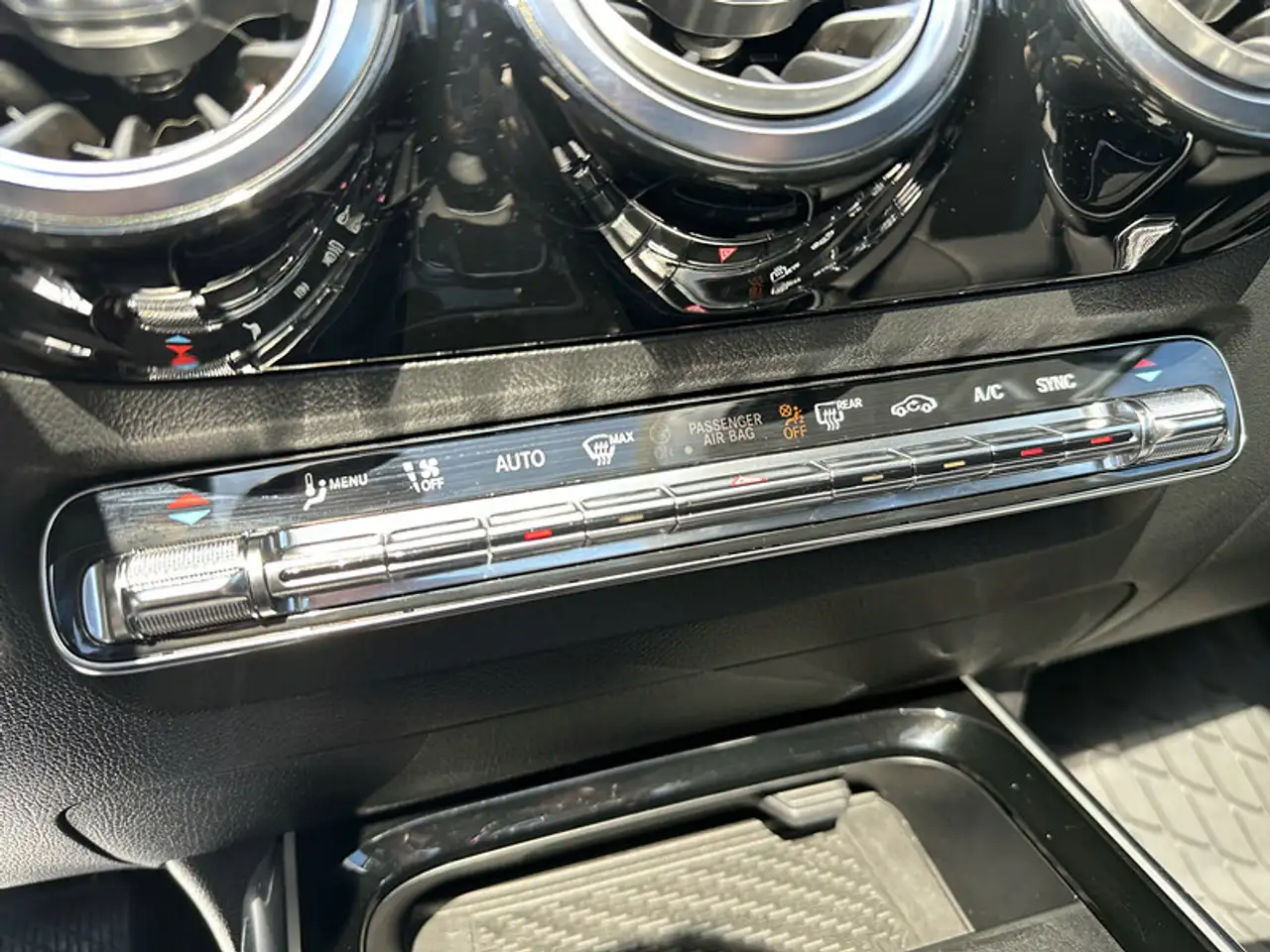 Mercedes-Benz GLA photo Mercedes-Benz GLA