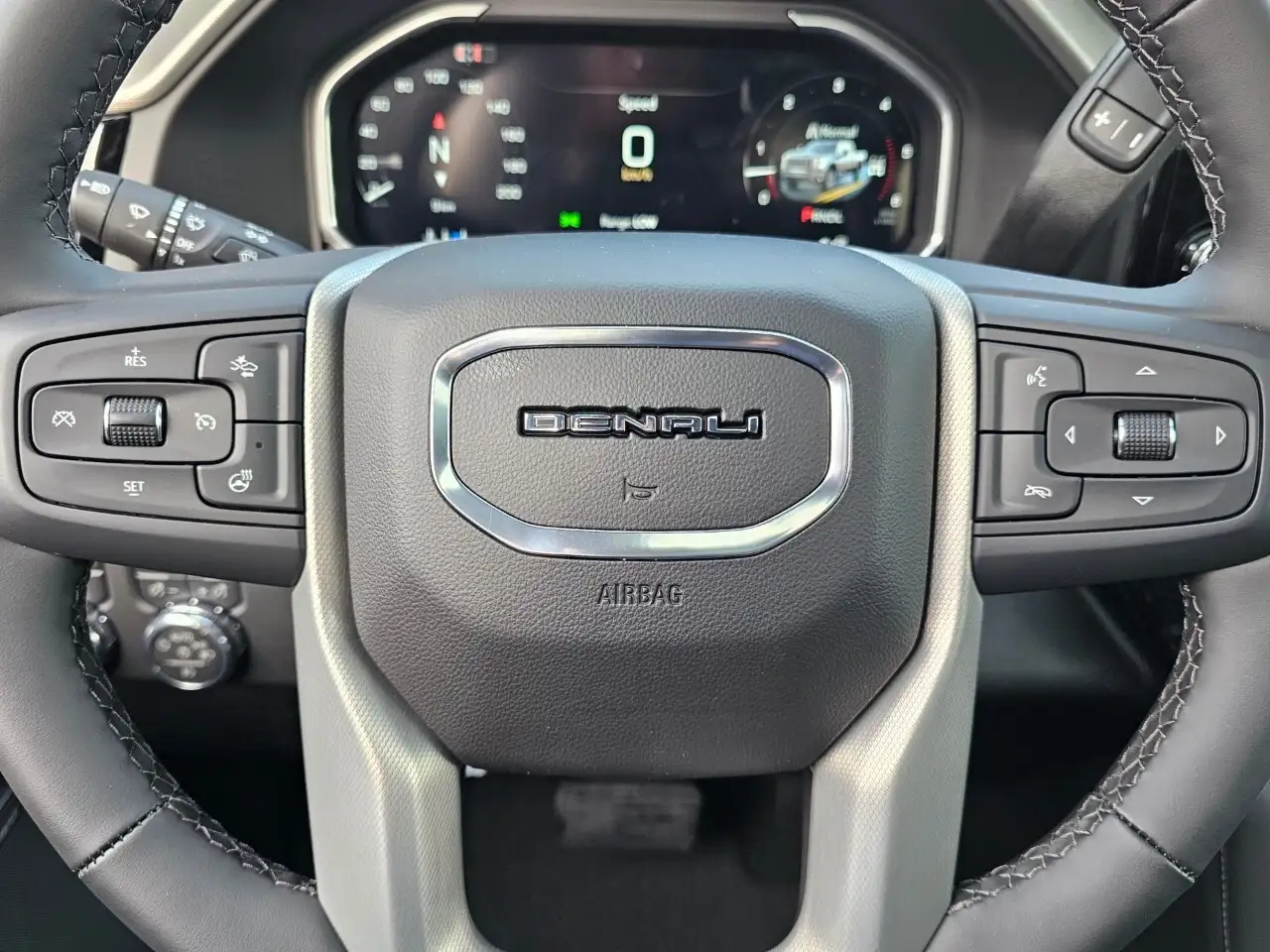 GMC Sierra 3500HD снимка GMC Sierra 3500HD