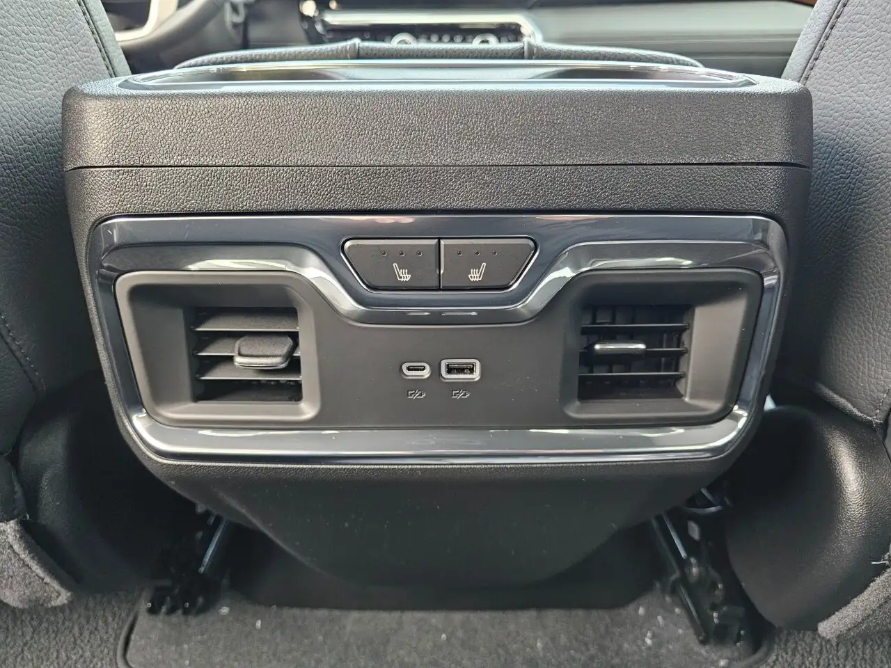 GMC Sierra 3500HD снимка GMC Sierra 3500HD