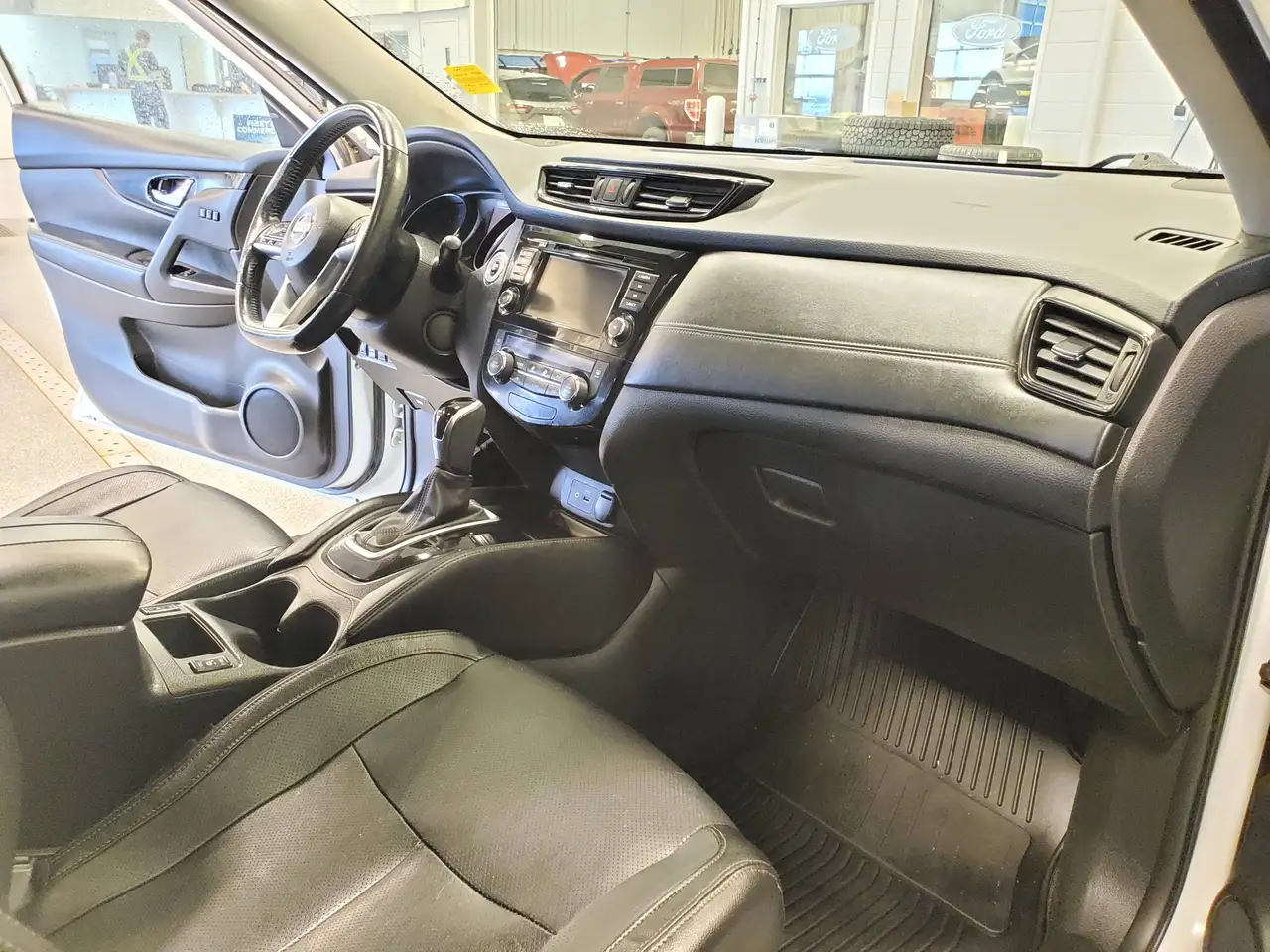 Nissan Rogue fotografie Nissan Rogue