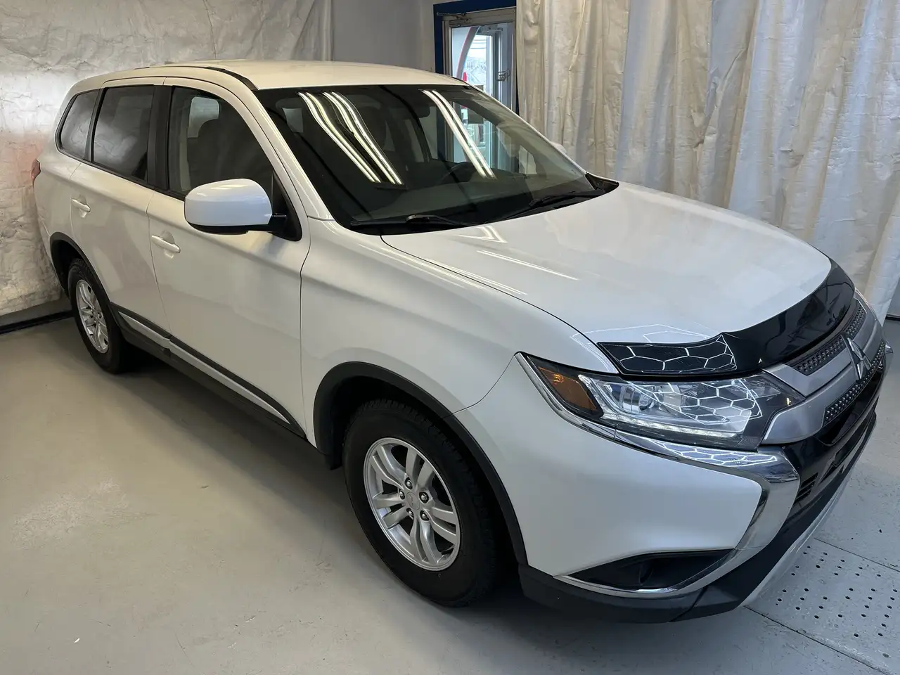 Mitsubishi Outlander photo Mitsubishi Outlander