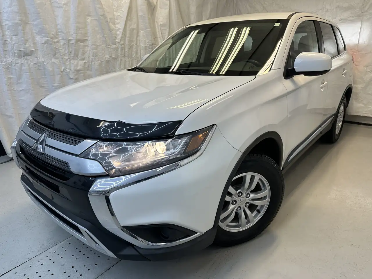 Mitsubishi Outlander photo Mitsubishi Outlander