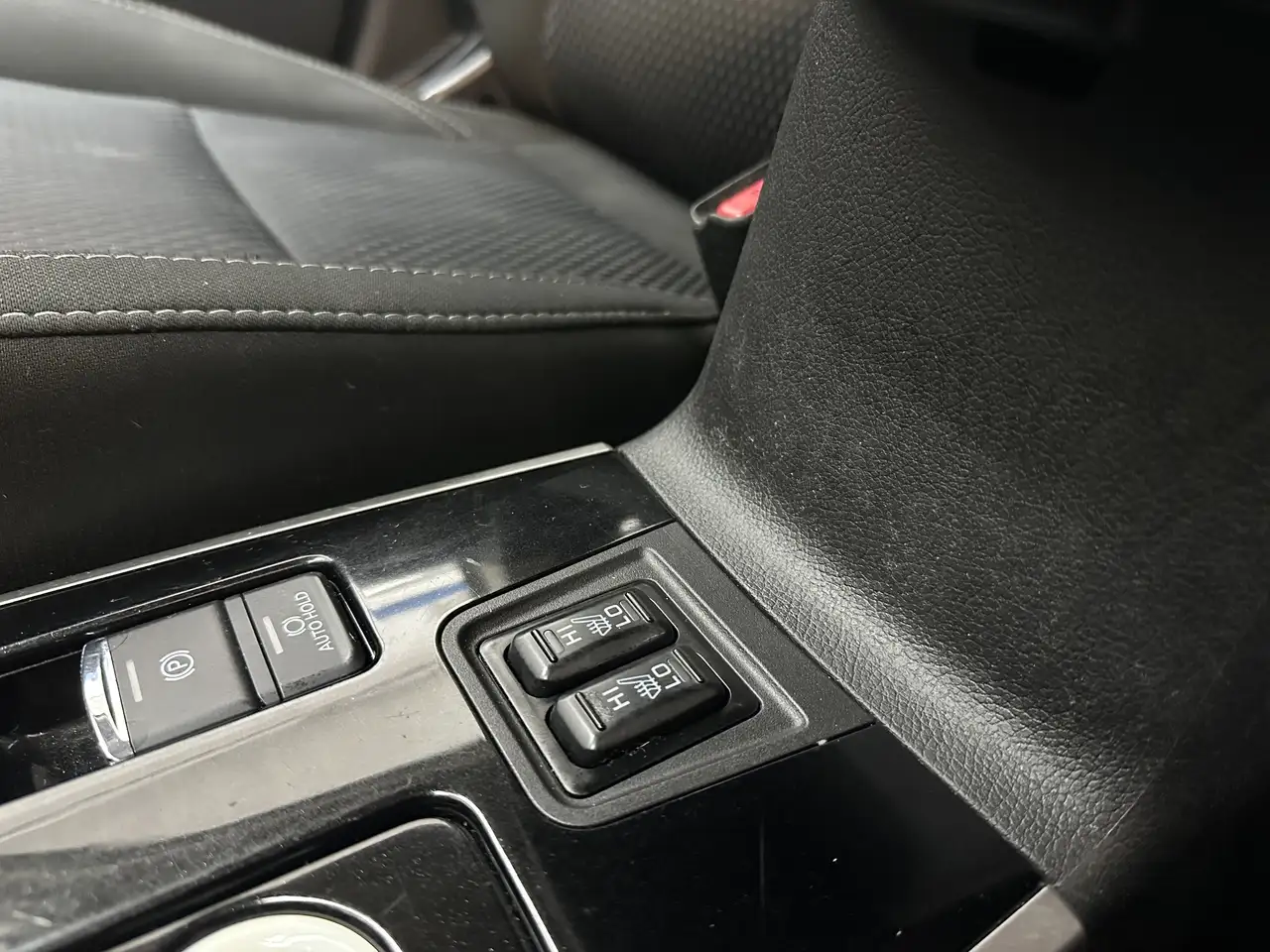 Mitsubishi Outlander photo Mitsubishi Outlander