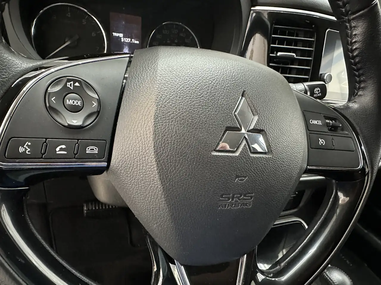 Mitsubishi Outlander photo Mitsubishi Outlander