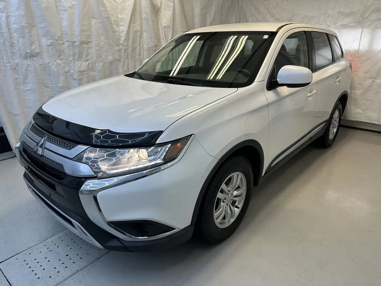 Mitsubishi Outlander photo Mitsubishi Outlander