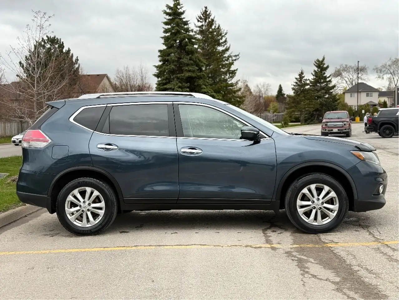 Nissan Rogue fotografie Nissan Rogue