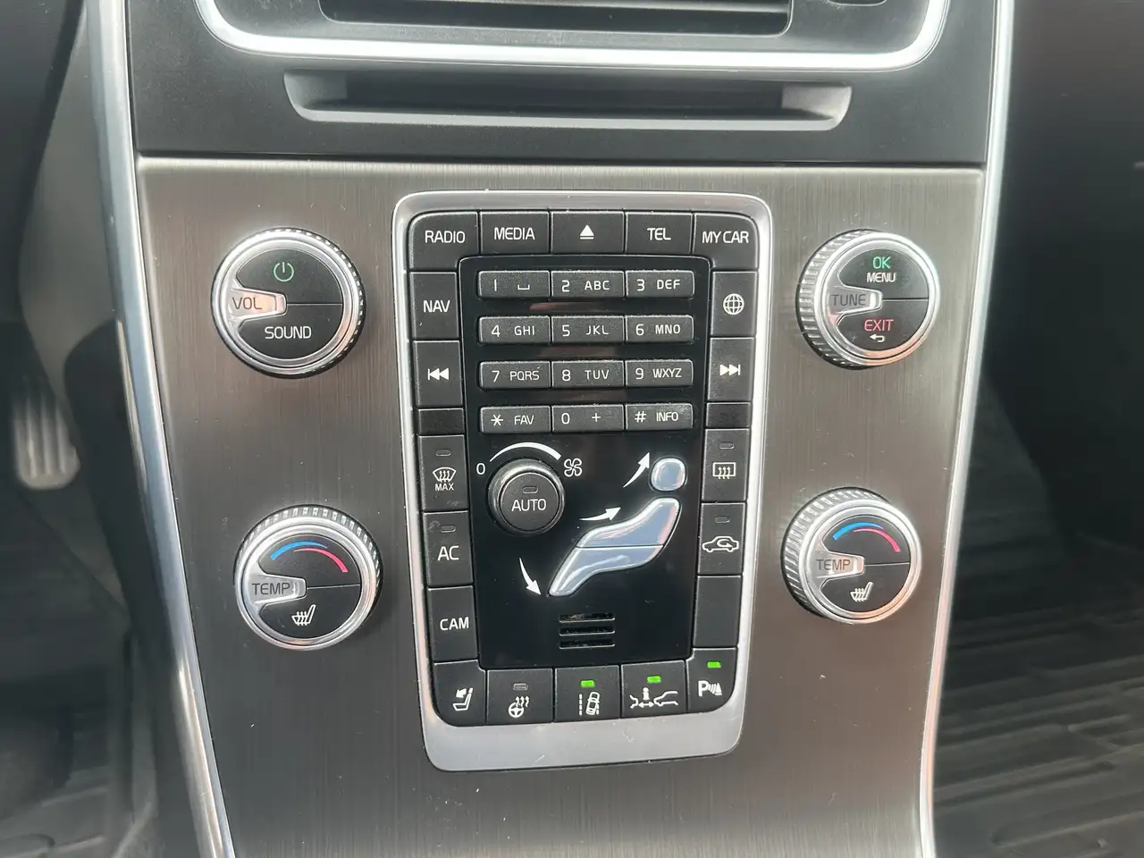 Volvo V60 photo Volvo V60