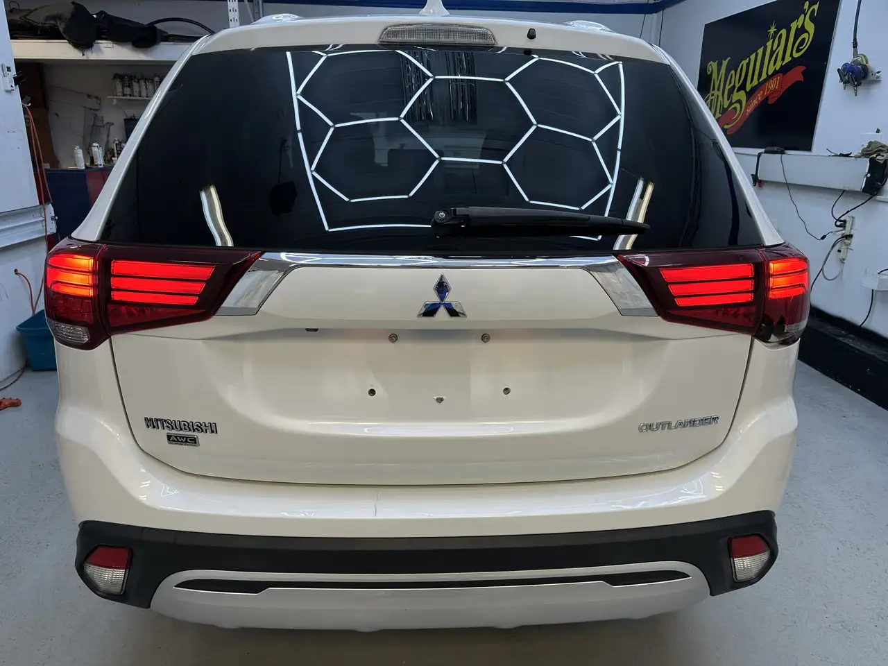 Mitsubishi Outlander photo Mitsubishi Outlander