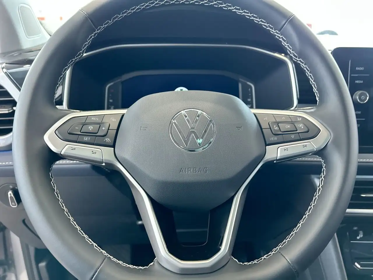 Volkswagen Taos снимка Volkswagen Taos
