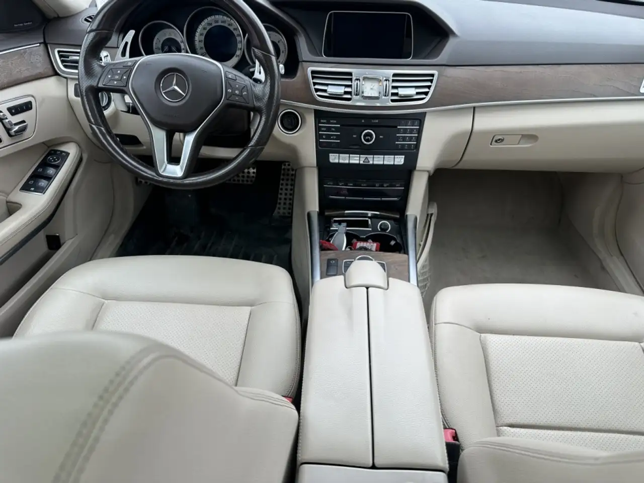 Mercedes-Benz E-Class photo Mercedes-Benz E-Class