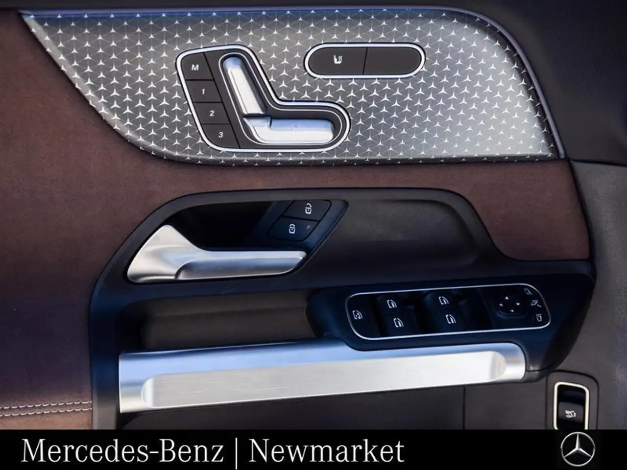 Mercedes-Benz GLB photo Mercedes-Benz GLB