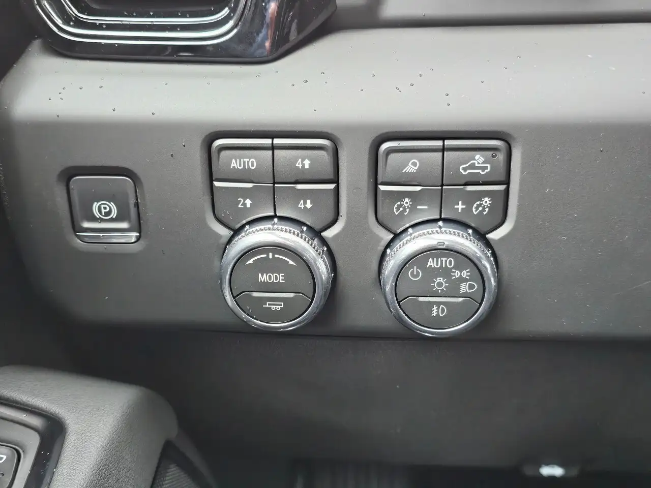 GMC Sierra 3500HD снимка GMC Sierra 3500HD