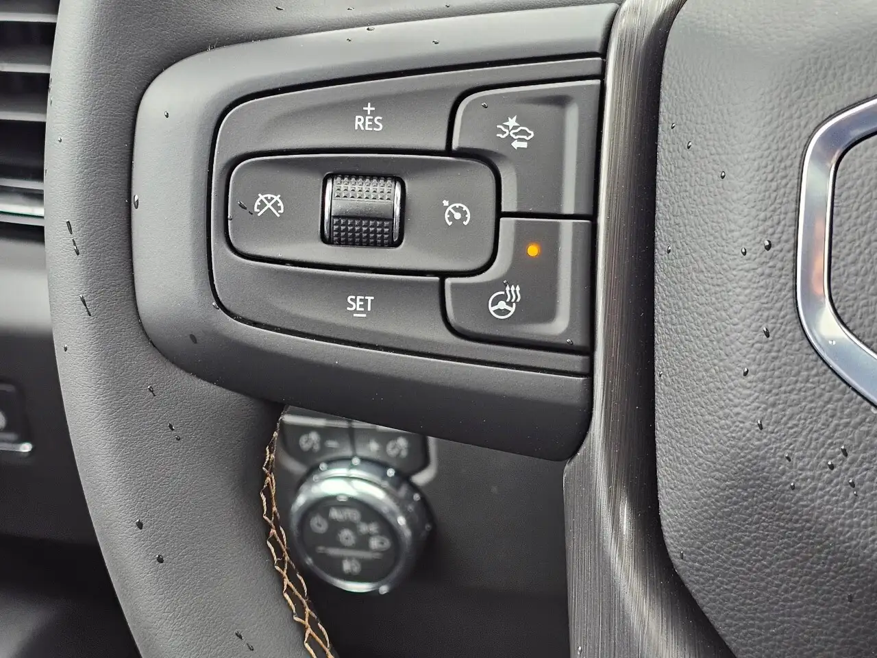 GMC Sierra 3500HD снимка GMC Sierra 3500HD