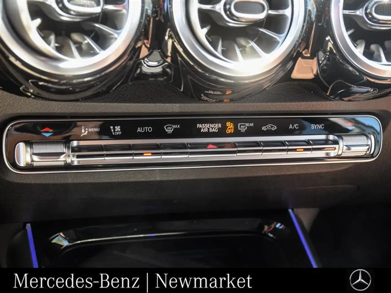 Mercedes-Benz GLB photo Mercedes-Benz GLB