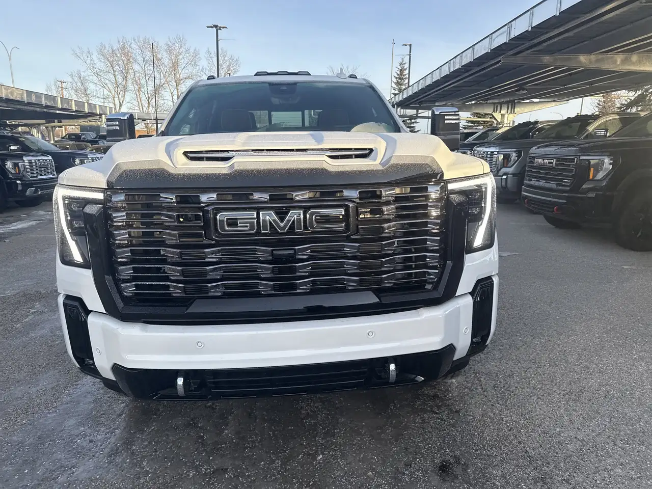 GMC Sierra 3500HD снимка GMC Sierra 3500HD