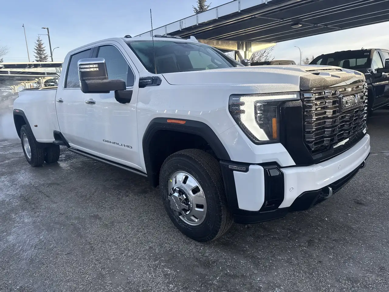 GMC Sierra 3500HD снимка GMC Sierra 3500HD