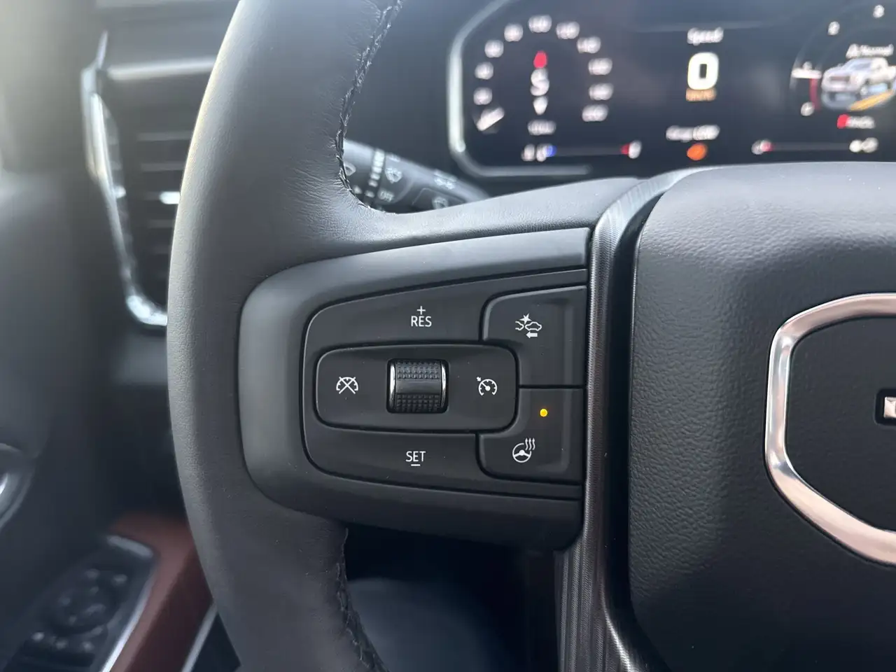 GMC Sierra 3500HD снимка GMC Sierra 3500HD
