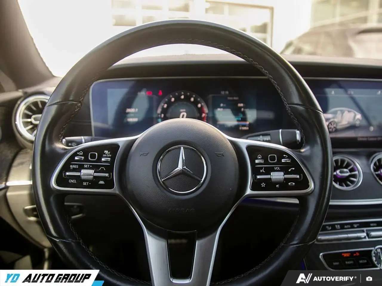 Mercedes-Benz E-Class fotografie Mercedes-Benz E-Class