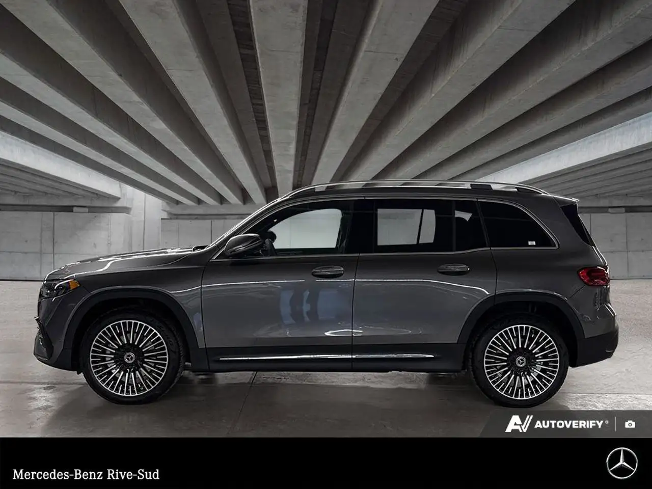 Mercedes-Benz EQB снимка Mercedes-Benz EQB