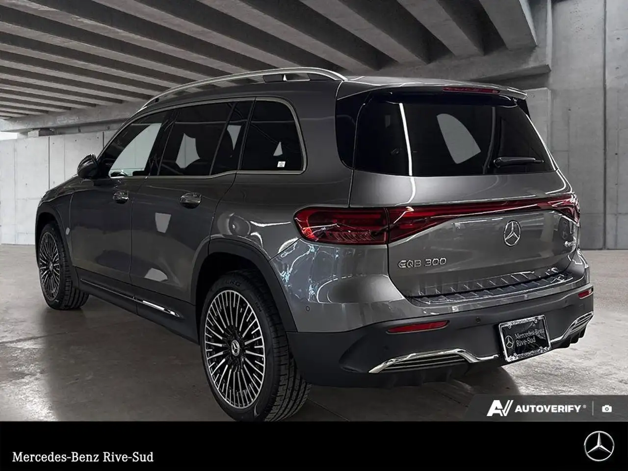 Mercedes-Benz EQB снимка Mercedes-Benz EQB