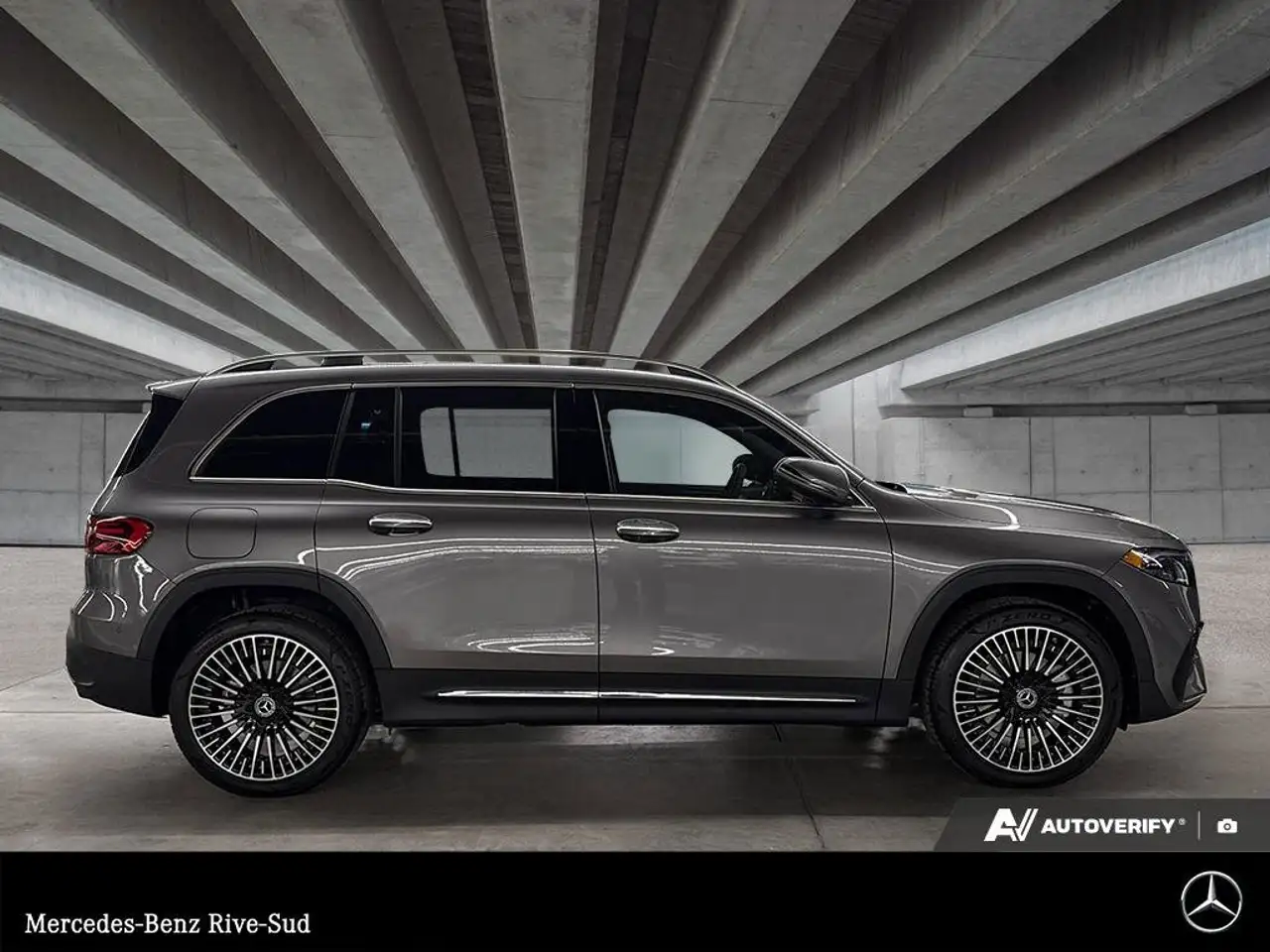 Mercedes-Benz EQB снимка Mercedes-Benz EQB
