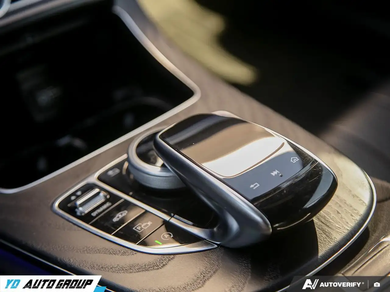 Mercedes-Benz E-Class fotografie Mercedes-Benz E-Class