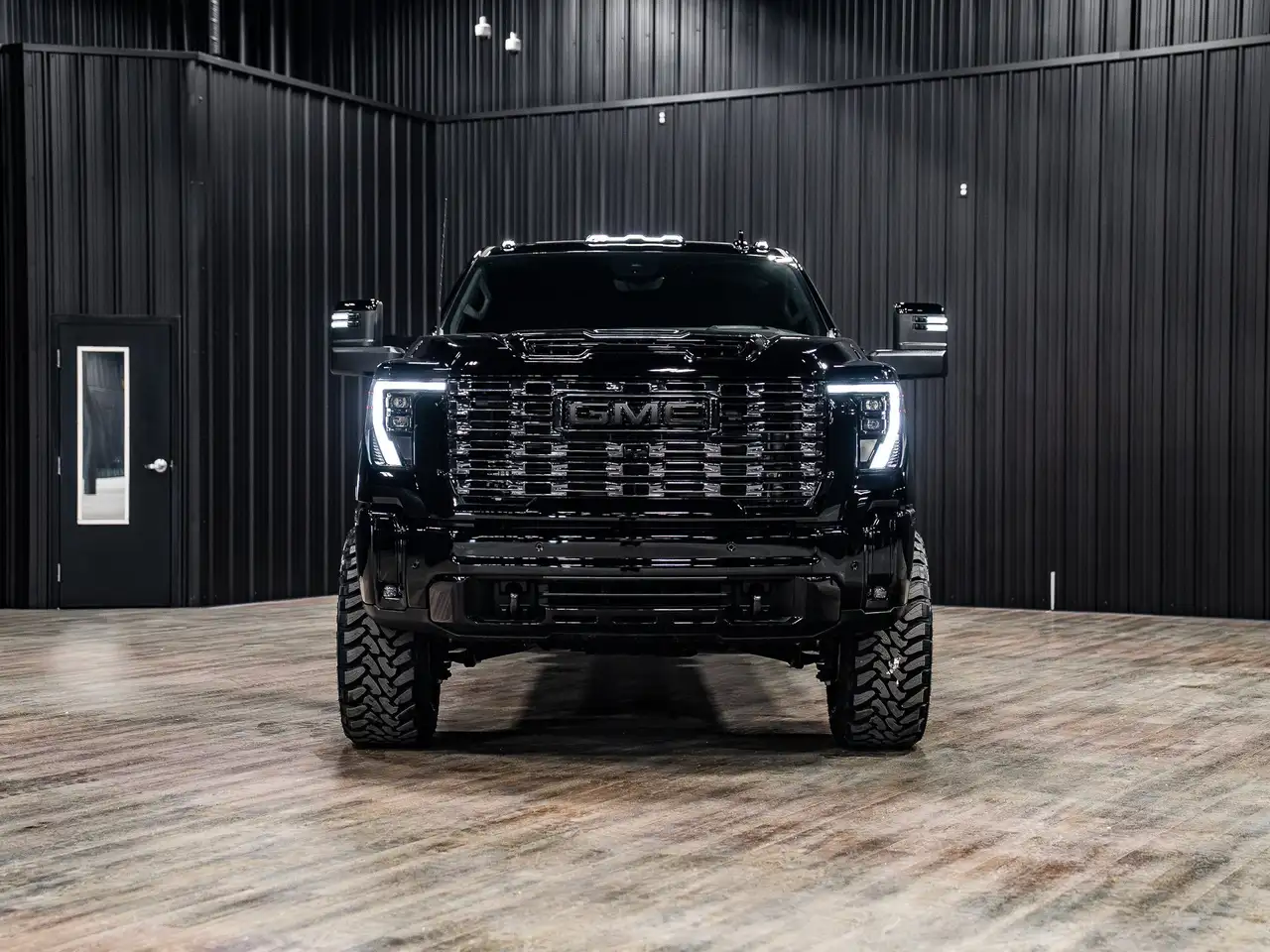 GMC Sierra 3500HD снимка GMC Sierra 3500HD