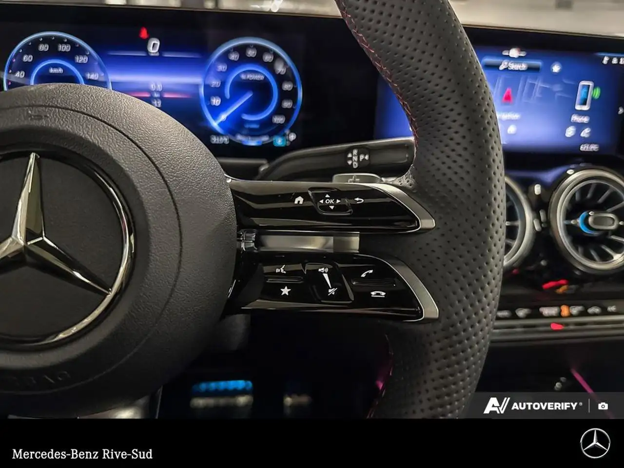 Mercedes-Benz EQB снимка Mercedes-Benz EQB
