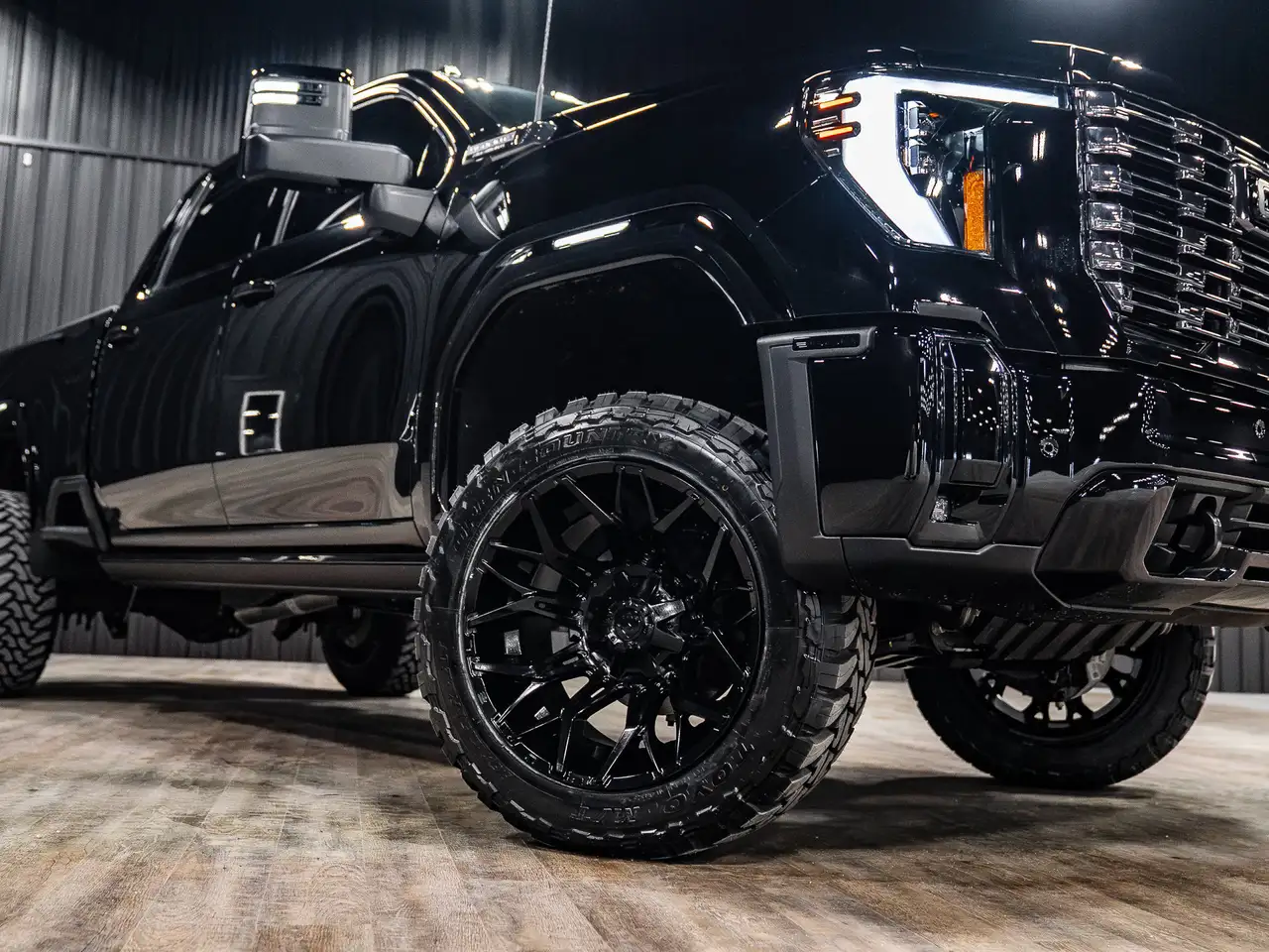 GMC Sierra 3500HD снимка GMC Sierra 3500HD