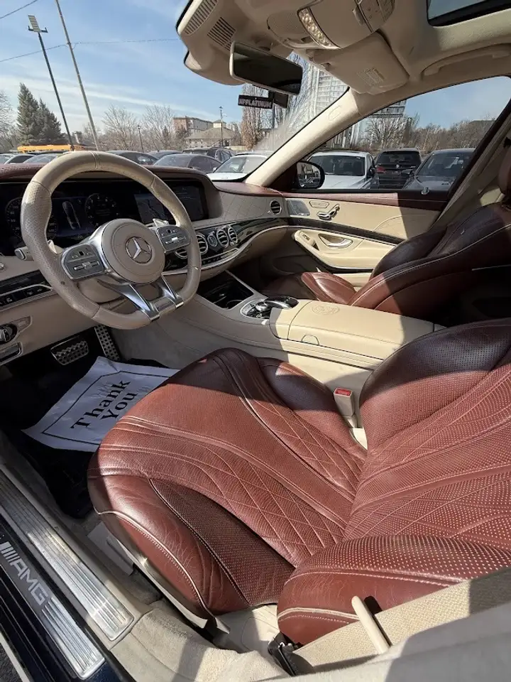 Mercedes-Benz S-Class снимка Mercedes-Benz S-Class
