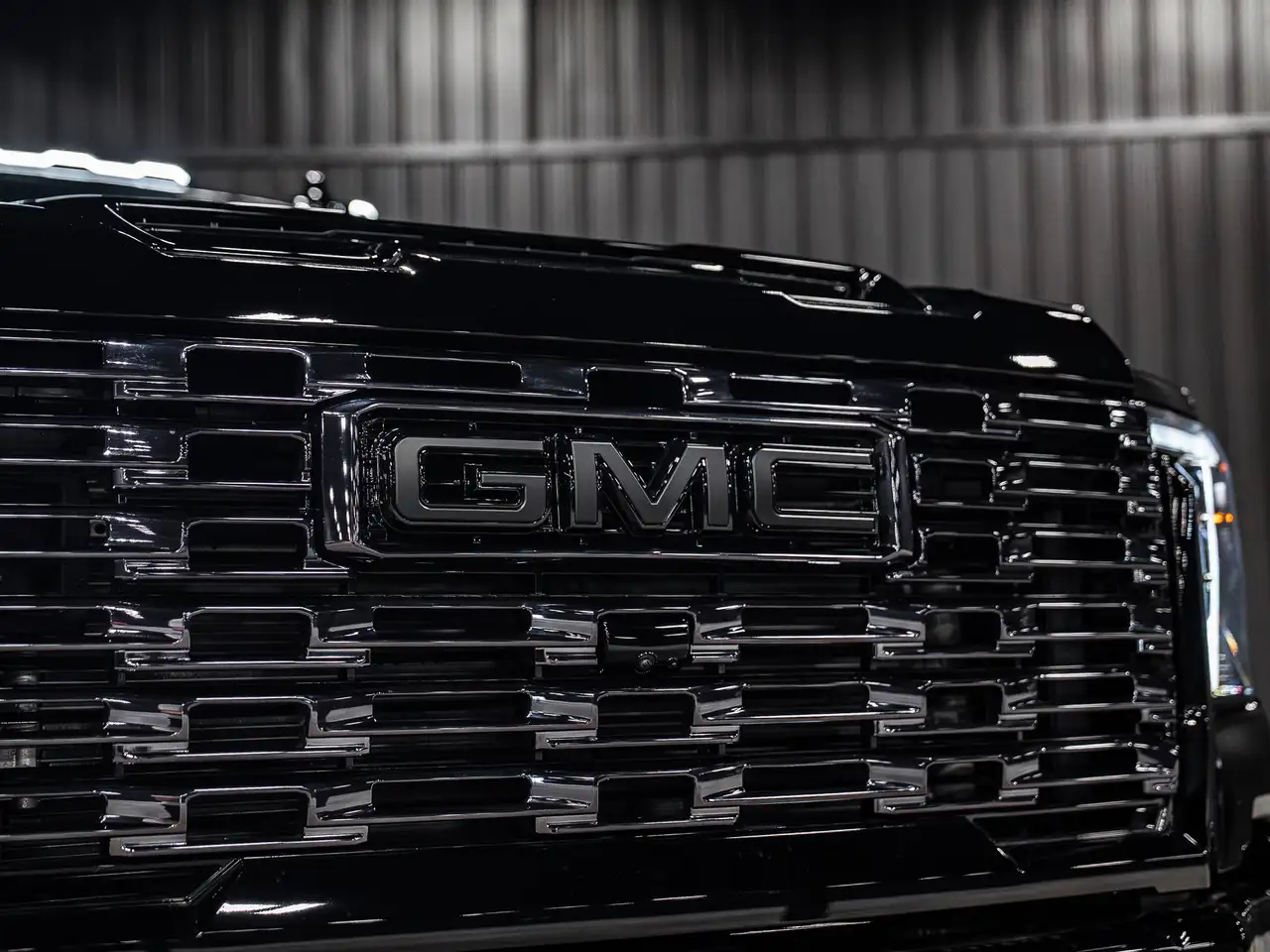 GMC Sierra 3500HD снимка GMC Sierra 3500HD