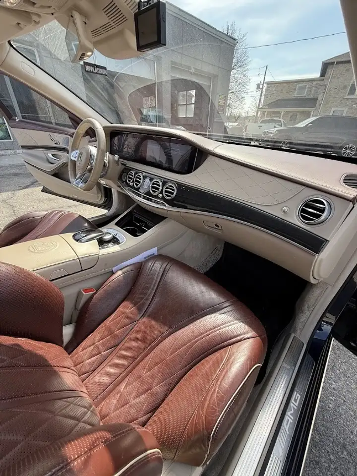 Mercedes-Benz S-Class снимка Mercedes-Benz S-Class