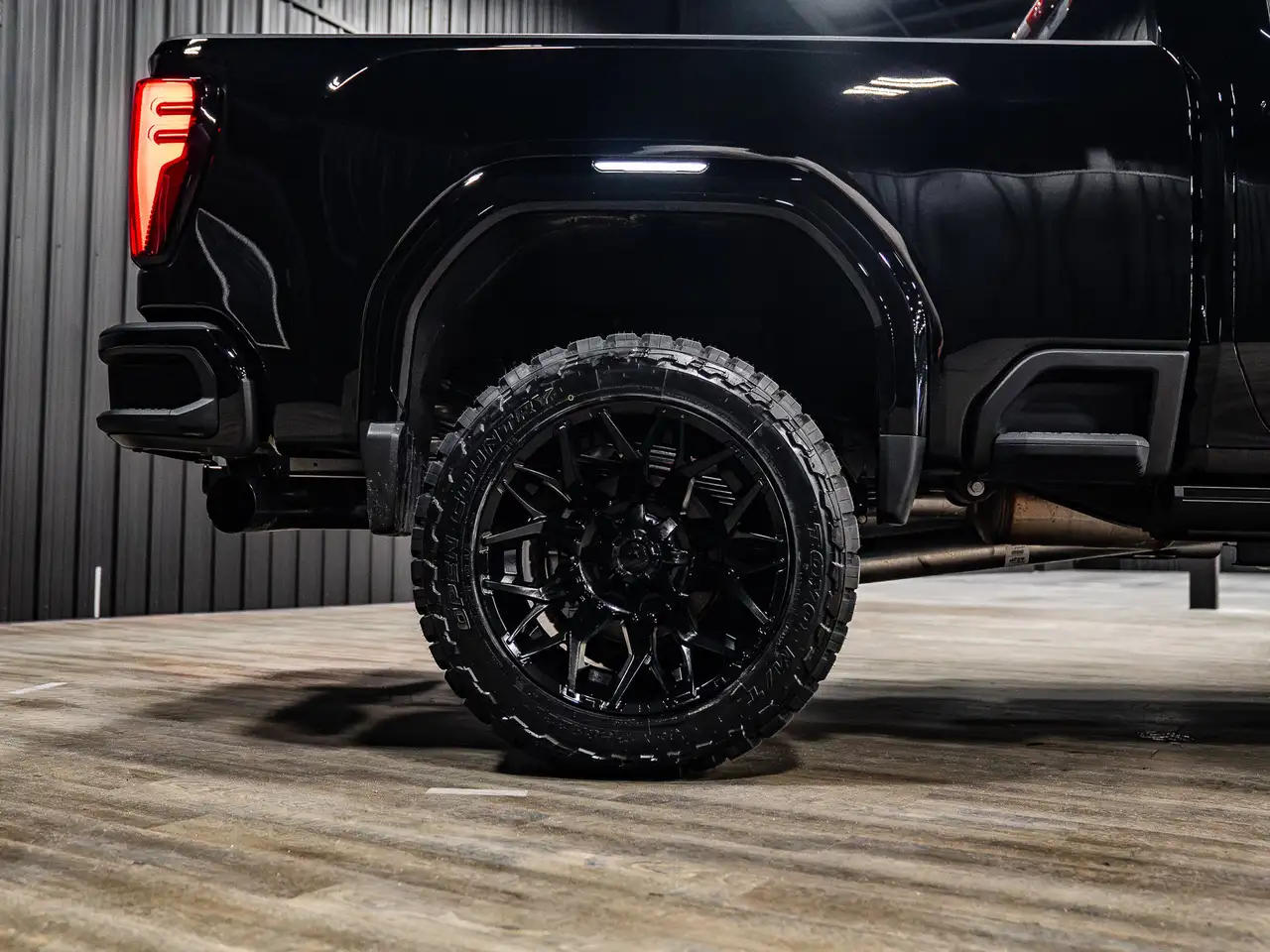 GMC Sierra 3500HD снимка GMC Sierra 3500HD