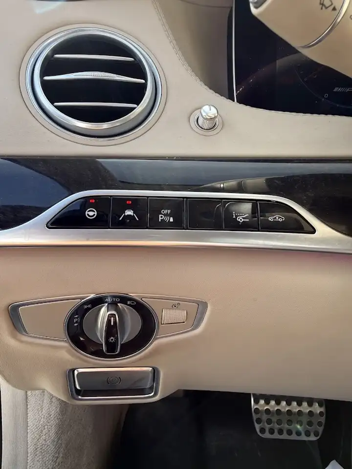 Mercedes-Benz S-Class снимка Mercedes-Benz S-Class
