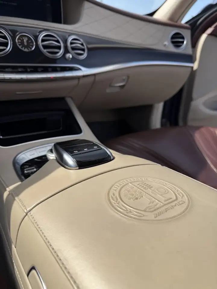 Mercedes-Benz S-Class снимка Mercedes-Benz S-Class