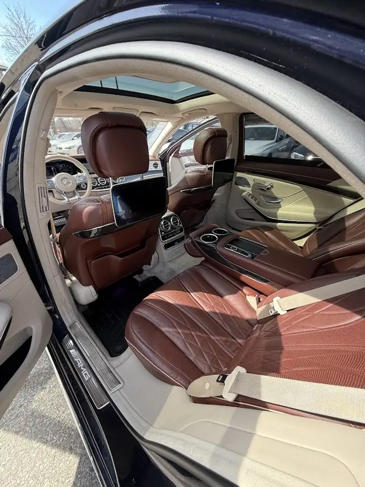 Mercedes-Benz S-Class снимка Mercedes-Benz S-Class