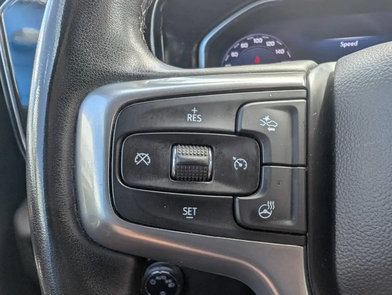 Chevrolet Silverado 1500 photo Chevrolet Silverado 1500