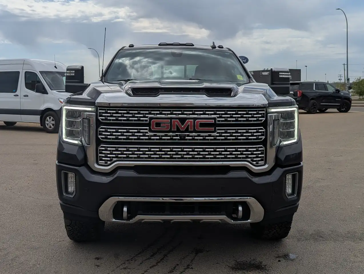 GMC Sierra 3500HD снимка GMC Sierra 3500HD