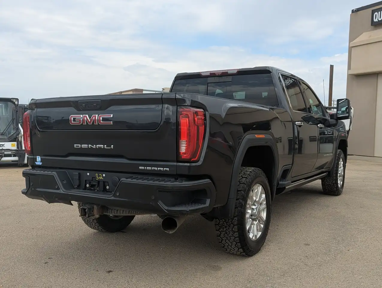 GMC Sierra 3500HD снимка GMC Sierra 3500HD