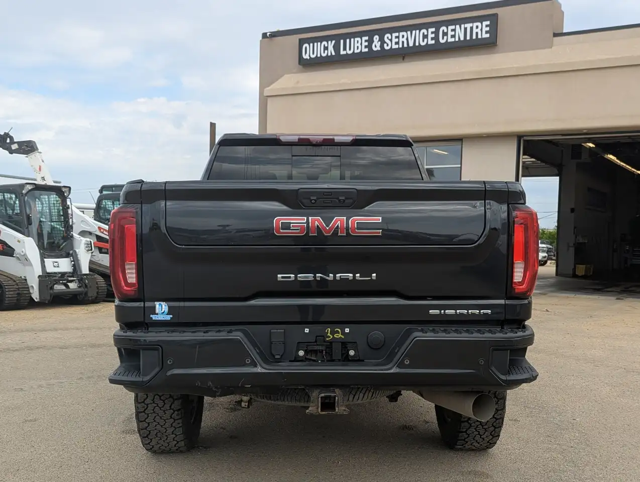 GMC Sierra 3500HD снимка GMC Sierra 3500HD