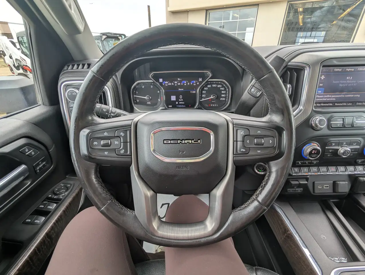 GMC Sierra 3500HD снимка GMC Sierra 3500HD