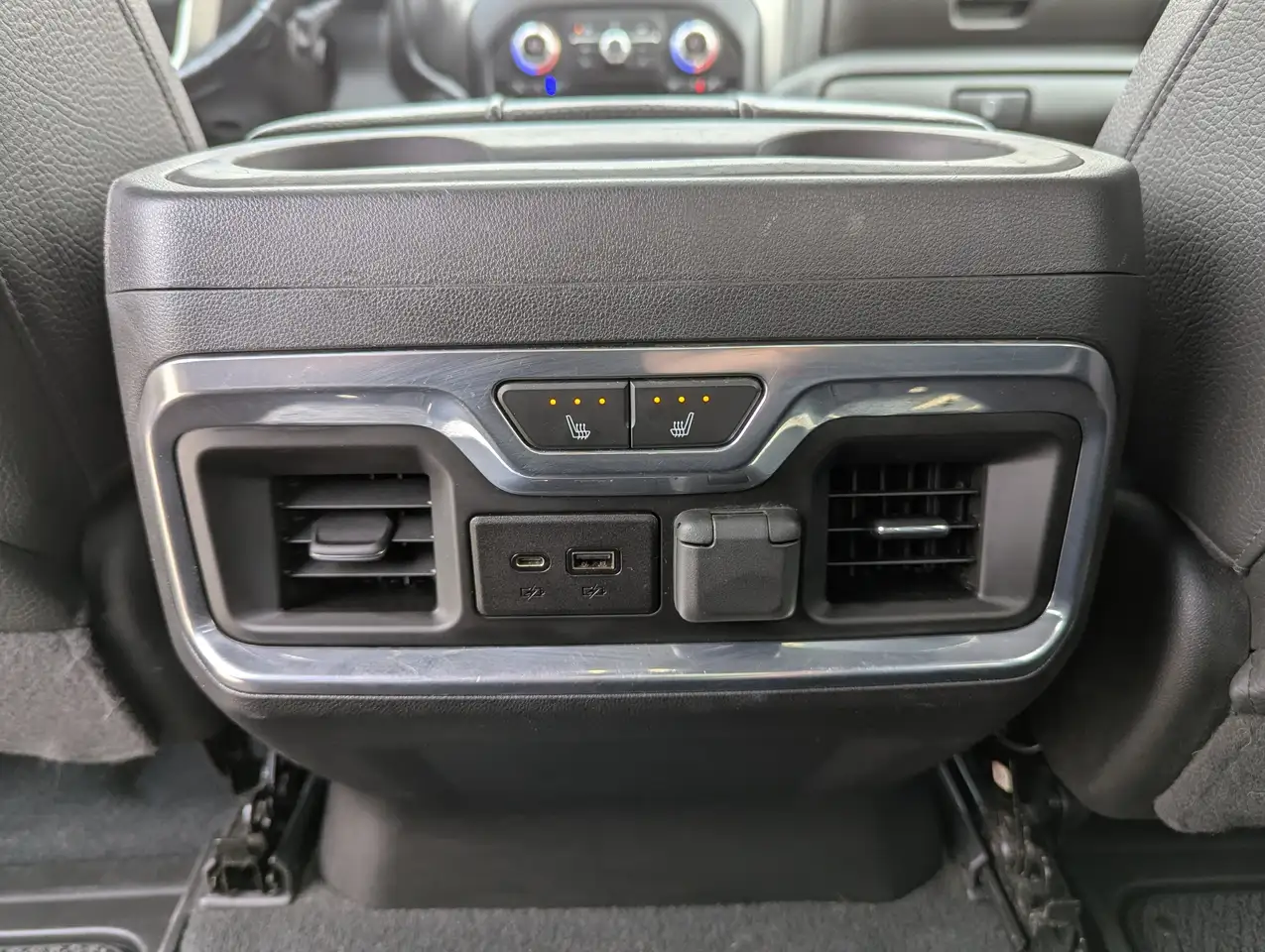 GMC Sierra 3500HD снимка GMC Sierra 3500HD