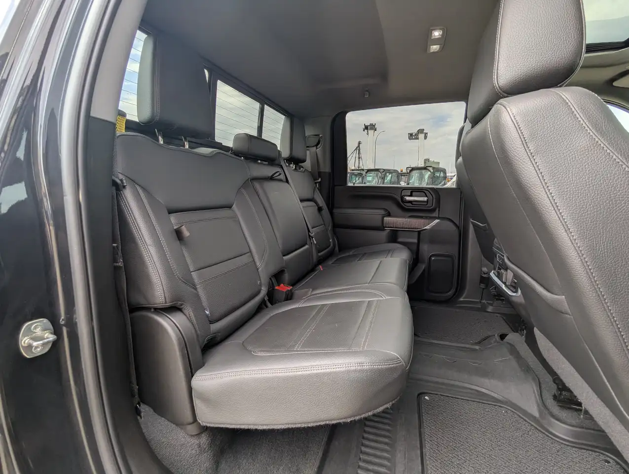 GMC Sierra 3500HD снимка GMC Sierra 3500HD