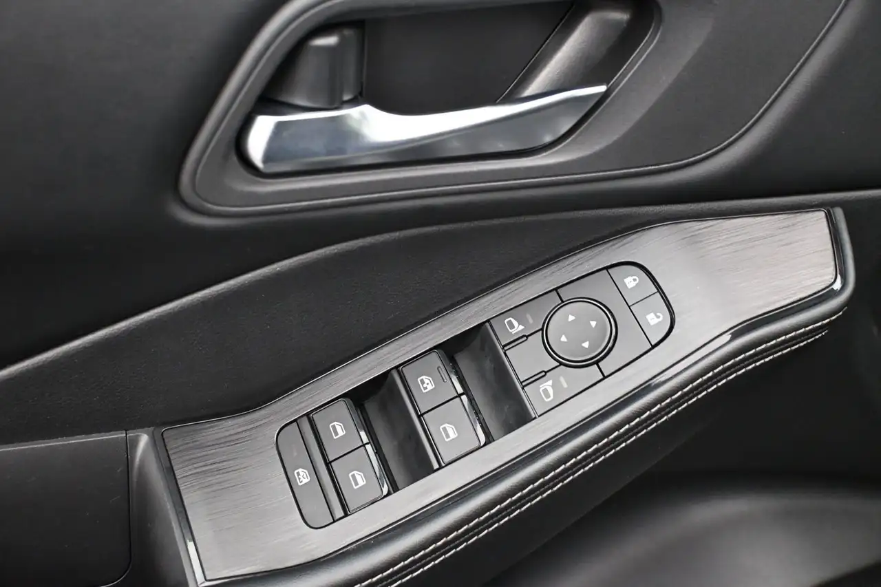 Nissan Rogue fotografie Nissan Rogue