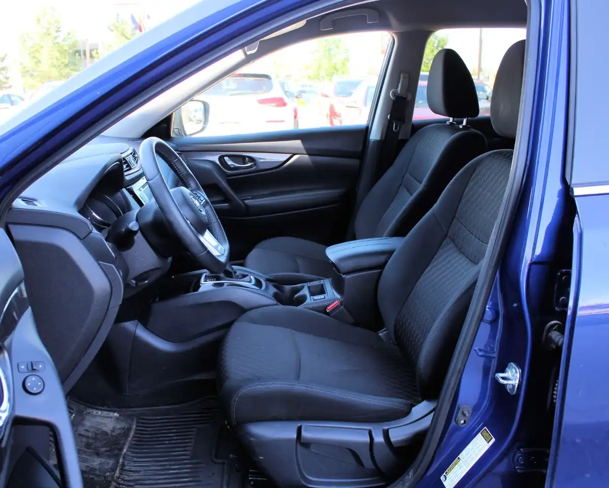 Nissan Rogue fotografie Nissan Rogue